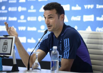 LIONEL SCALONI ANTES DE ARGENTINA-PARAGUAY: «SE LO VIO BIEN Y SUELTO A MESSI, PERO HABLARÉ CON ÉL PARA DEFINIR SI JUEGA DE INICIO»