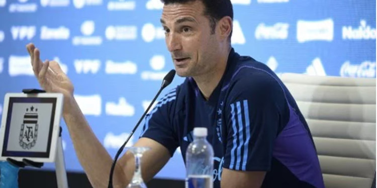 LIONEL SCALONI ANTES DE ARGENTINA-PARAGUAY: «SE LO VIO BIEN Y SUELTO A MESSI, PERO HABLARÉ CON ÉL PARA DEFINIR SI JUEGA DE INICIO»