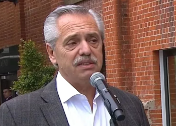 «DESPUÉS DEL 10 DE DICIEMBRE VOY A SEGUIR COMO CIUDADANO», DIJO FERNÁNDEZ LUEGO DE VOTAR