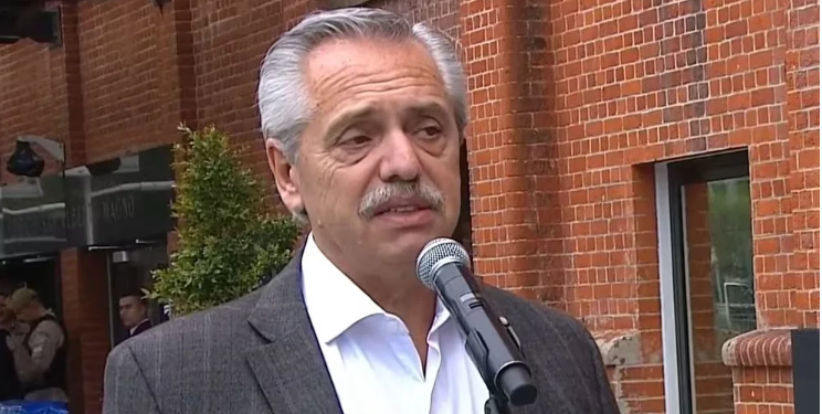 «DESPUÉS DEL 10 DE DICIEMBRE VOY A SEGUIR COMO CIUDADANO», DIJO FERNÁNDEZ LUEGO DE VOTAR