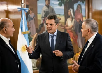 MASSA INTIMÓ A LAS PETROLERAS