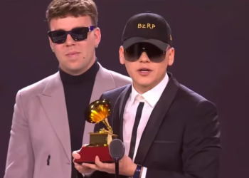 LATIN GRAMMY 2023: BIZARRAP LEVANTÓ TRES TROFEOS Y FUE EL GRAN GANADOR ARGENTINO