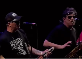 EL EMOTIVO MOMENTO DE ANDRÉS CALAMARO JUNTO A PABLO LESCANO