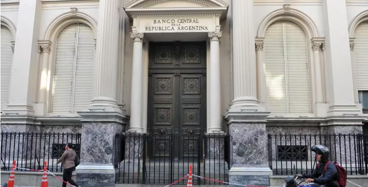 LOS BANCOS NO ESPERAN A MILEI Y DEJARON DE RENOVAR LAS LELIQS