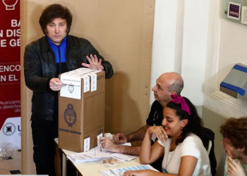 TRAS LAS ADVERTENCIAS DE LA JUSTICIA ELECTORAL, LA LIBERTAD AVANZA SE COMPROMETIÓ A REPONER LAS BOLETAS A TRAVÉS DE SUS FISCALES