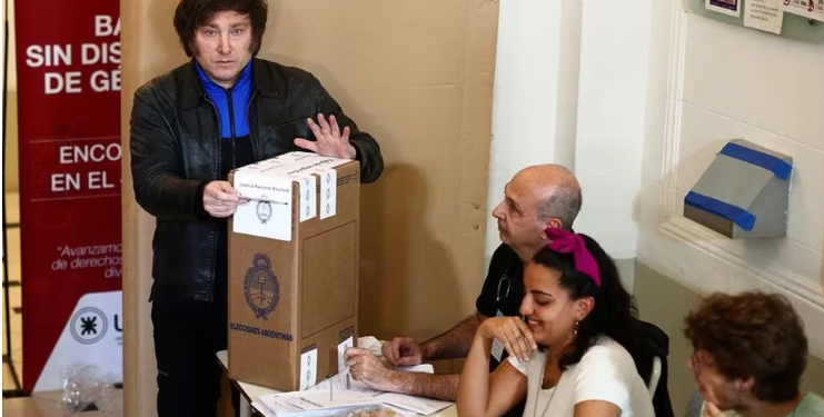 TRAS LAS ADVERTENCIAS DE LA JUSTICIA ELECTORAL, LA LIBERTAD AVANZA SE COMPROMETIÓ A REPONER LAS BOLETAS A TRAVÉS DE SUS FISCALES