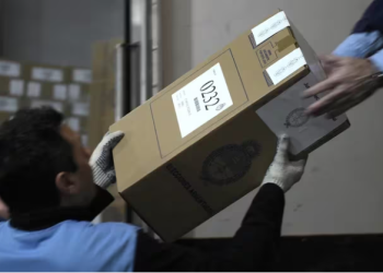 TRAS UN RECLAMO DE LA LIBERTAD AVANZA, LA JUSTICIA AUTORIZÓ AL ESPACIO DE MILEI A ACOMPAÑAR LAS URNAS CUANDO TERMINE EL BALOTAJE