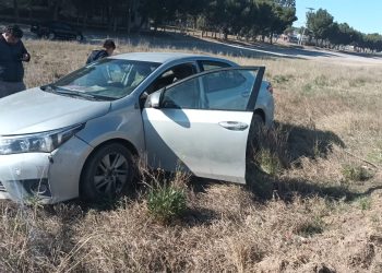UN HOMBRE SE DESCOMPENSÓ MIENTRAS MANEJABA Y CHOCÓ A UNA MOTO
