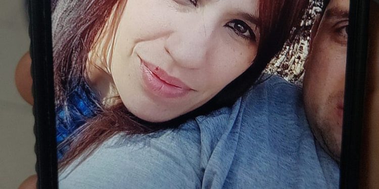 BUSCAN A UNA MUJER QUE SE FUE ANOCHE DE SU CASA