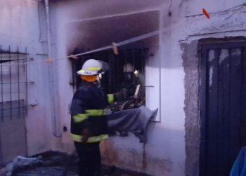 INCENDIO INTENCIONAL EN UNA VIVIENDA DE MATHEU AL 800