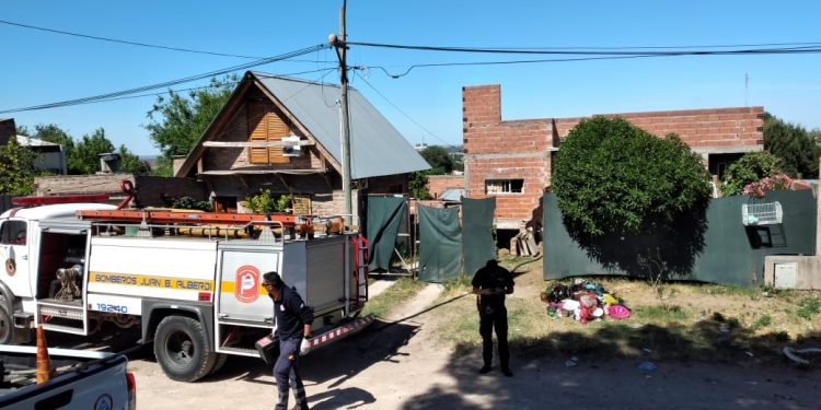 UN LAVADERO SE PRENDIÓ FUEGO EN UNA CASA