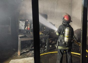 INCENDIO DE UNA VIVIENDA EN FORTÍN VANGUARDIA 320