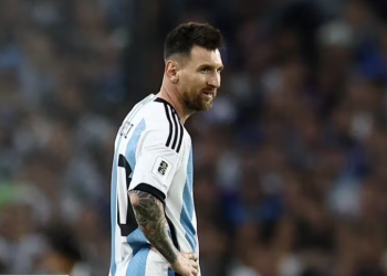 ARGENTINA PERDIÓ EL INVICTO EN LAS ELIMINATORIAS SUDAMERICANAS: CAYÓ 2-0 ANTE URUGUAY