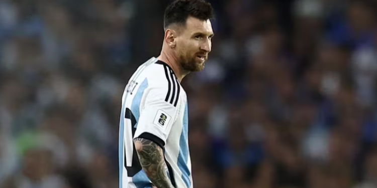 ARGENTINA PERDIÓ EL INVICTO EN LAS ELIMINATORIAS SUDAMERICANAS: CAYÓ 2-0 ANTE URUGUAY