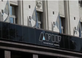 LEY ÓMNIBUS: LANZARÁ UN BLANQUEO, UNA MORATORIA, REDUCIRÁ EL IMPUESTO A LOS BIENES PERSONALES Y SUBIRÁ RETENCIONES