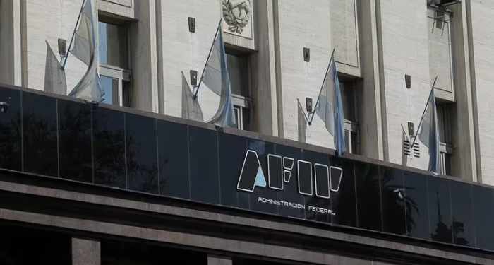 LEY ÓMNIBUS: LANZARÁ UN BLANQUEO, UNA MORATORIA, REDUCIRÁ EL IMPUESTO A LOS BIENES PERSONALES Y SUBIRÁ RETENCIONES