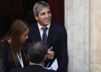 JURÓ LUIS CAPUTO COMO MINISTRO DE ECONOMÍA