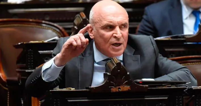 ESPERT: «UN ÑOQUI ES UN CHORRO QUE LO TENÉS QUE ECHAR A PATADAS»