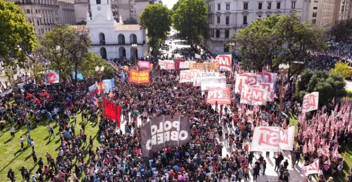CON EL RESPALDO DE MILEI, BULLRICH APLICÓ POR PRIMERA VEZ EL PROTOCOLO ANTIPIQUETES Y NO HUBO CORTES MASIVOS