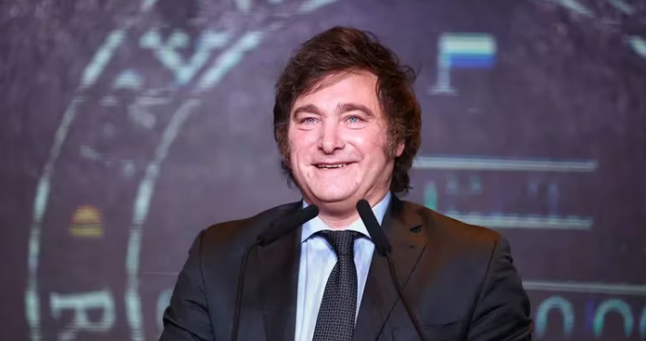 CÓMO ES LA «LEY ÓMNIBUS» QUE PREPARA MILEI, QUE VA A NECESITAR LOS VOTOS DEL PERONISMO