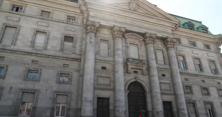 MILEI DESIGNÓ AL NUEVO TITULAR DEL BANCO NACIÓN EN MEDIO DE LA INCERTIDUMBRE POR SU PRIVATIZACIÓN