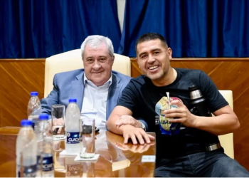 JUAN ROMÁN RIQUELME ASUMIÓ COMO PRESIDENTE DE BOCA