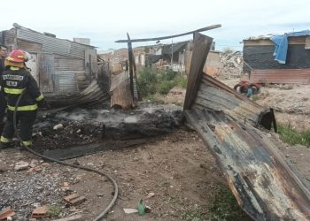 UNA PRECARIA CASILLA SE INCENDIÓ EN RICHIERI AL 500