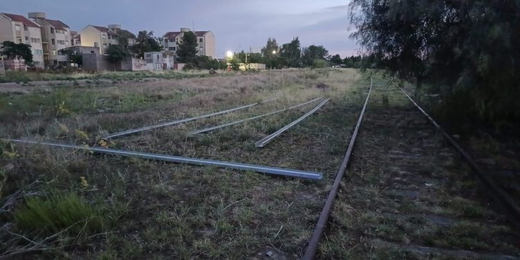 ROBARON PERFILES DE HIERRO Y LOS DETUVIERON