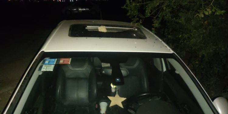 TIRÓ PIEDRAS EN EL DESTACAMENTO DEL SALADERO Y LO APREHENDIERON