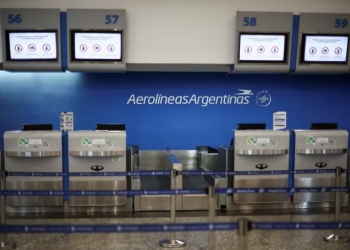 RIGE EL PARO DE LOS GREMIOS AERONÁUTICOS Y AFECTA A TODOS LOS AEROPUERTOS DEL PAÍS