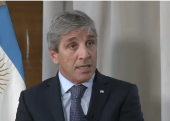 LUIS CAPUTO DIJO QUE LA INFLACIÓN DE FEBRERO ESTARÁ «CERCA DEL 10%» Y ANTICIPÓ QUE EL GOBIERNO FIJARÁ EL SALARIO MÍNIMO