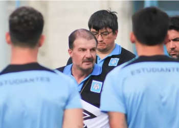 DOLOR EN EL MUNDO DEL FÚTBOL: A LOS 52 AÑOS MURIÓ GUSTAVO RAGGIO, DT DE ESTUDIANTES DE RÍO CUARTO Y DISCÍPULO DE BIELSA