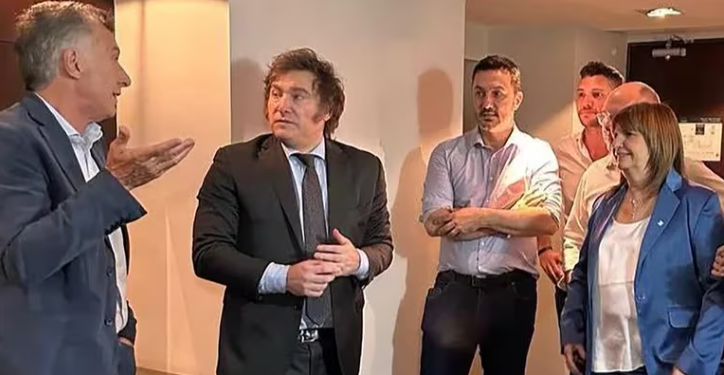 JAVIER MILEI DEFINE CON LA MESA CHICA DEL GOBIERNO EL FORMATO DEL ACUERDO CON EL PRO