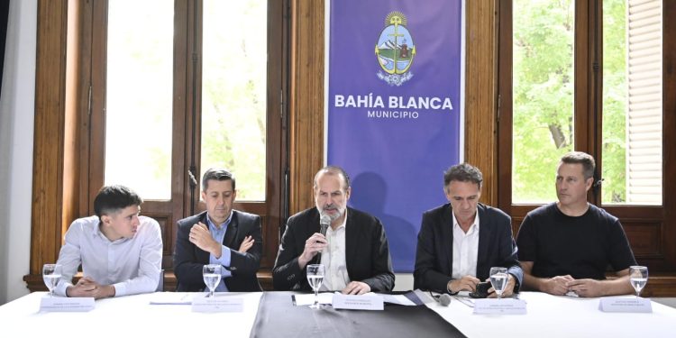 TRANKELS: «CON ESTE CONVENIO PODREMOS AVANZAR EN LA PAVIMENTACIÓN E ILUMINACIÓN NECESARIAS PARA BAHÍA»