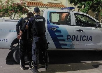 DOS PERSONAS APREHENDIDAS CON CIGARRILLOS DE MARIHUANA