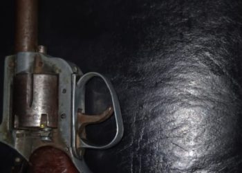 LE ENCONTRARON UN REVÓLVER ENTRE SUS PRENDAS CUANDO FUE ATENDIDO EN EL HOSPITAL