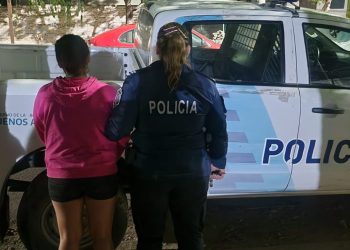 SE PELEABAN EN LA CALLE Y UNA DE ELLAS TERMINÓ APREHENDIDA