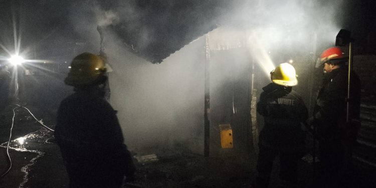 UNA VIVIENDA SE INCENDIÓ DURANTE LA MADRUGADA