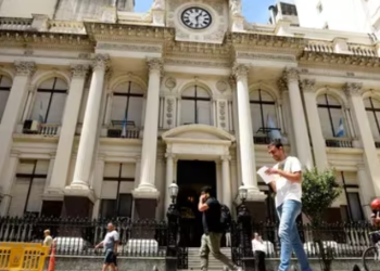 LA INFLACIÓN LLEGARÁ AL 227% EN 2024 SEGÚN LOS ECONOMISTAS CONSULTADOS POR EL BANCO CENTRAL