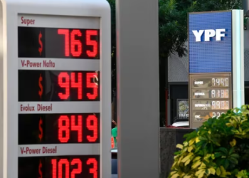 EL GOBIERNO PREVÉ AUMENTAR EL IMPUESTO A LOS COMBUSTIBLES