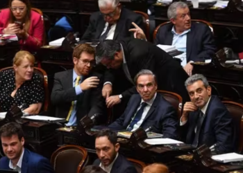 LEY ÓMNIBUS: LA OPOSICIÓN DIALOGUÍSTA SE SIENTE FORTALECIDA Y EL GOBIERNO DEBERÁ MODIFICAR SU ESTRATEGIA PARLAMENTARIA