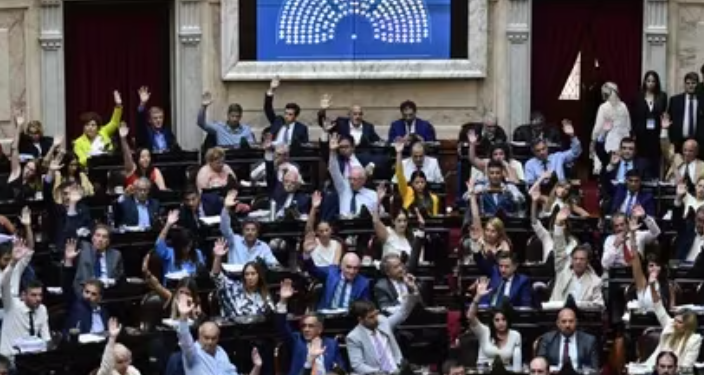 DIPUTADOS VOTARÁ HOY EN PARTICULAR LA LEY ÓMNIBUS EN PLENA TENSIÓN ENTRE EL GOBIERNO Y LAS PROVINCIAS POR EL ARTICULADO