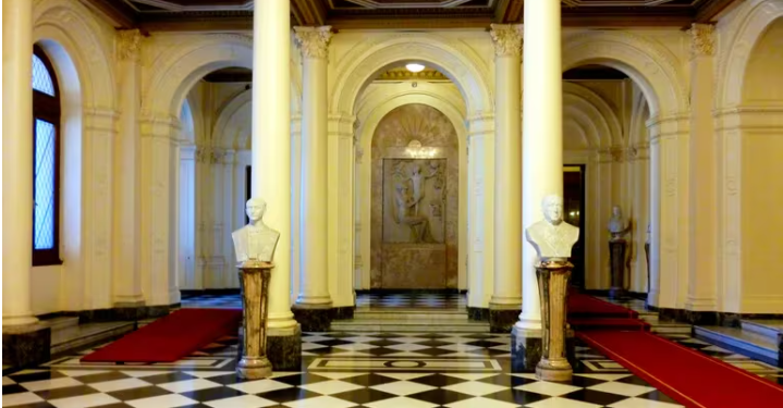 EL GOBIERNO INSTALARÁ EL BUSTO DE MENEM EN CASA ROSADA