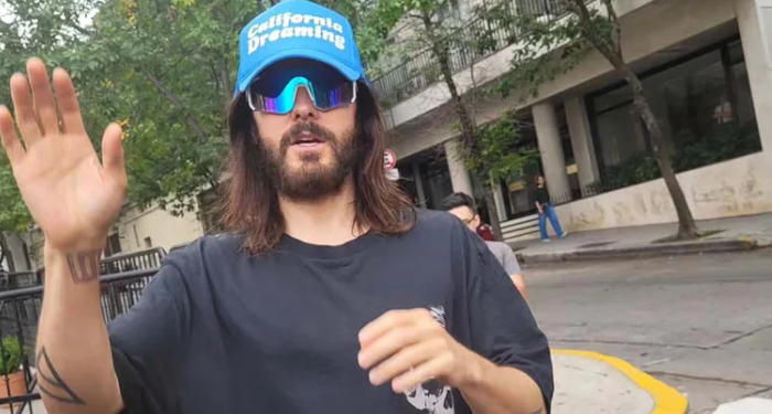 JARED LETO PASEO EN BICICLETA POR BUENOS AIRES