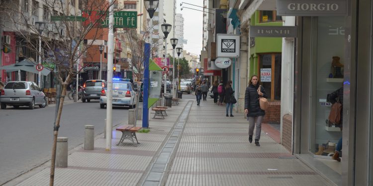 COMPORTAMIENTO COMERCIAL PARA SEMANA SANTA Y FERIADOS DE 1 Y 2 DE ABRIL