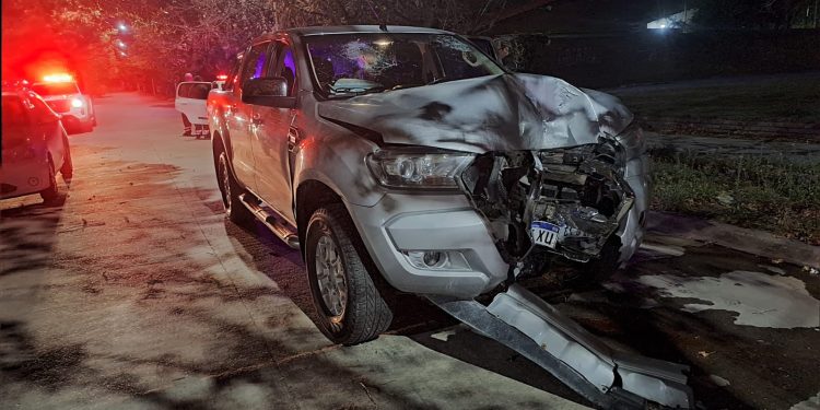 ALCOHOLIZADO CHOCÓ CONTRA UN ÁRBOL