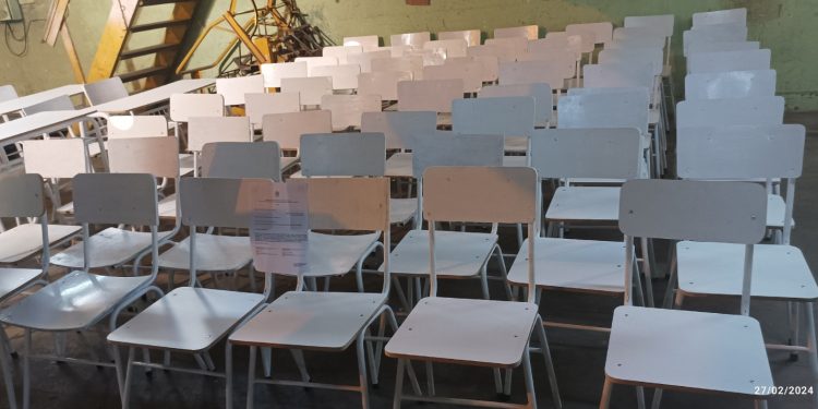 EN LA CÁRCEL DE BAHÍA RESTAURARON MOVILIARIO DEL INSTITUTO SANTA MARÍA DE LOS APÓSTOLES