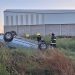 PERDIÓ EL CONTROL DE SU AUTO Y TERMINÓ VOLCANDO
