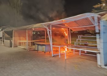 PRENDIERON FUEGO LOS PUESTOS DE LA FERIA DE LAS PULGAS