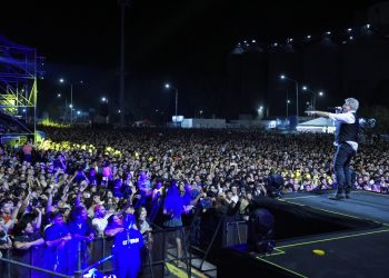 LA COMUNIDAD DISFRUTÓ DEL PRIMER DÍA DE LA FIESTA NACIONAL DEL CAMARÓN Y LANGOSTINO